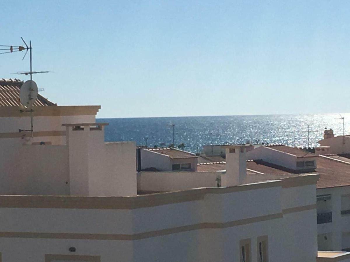 Quiet Apartment Overlooking The Swimming Pool Armacao de Pera Luaran gambar
