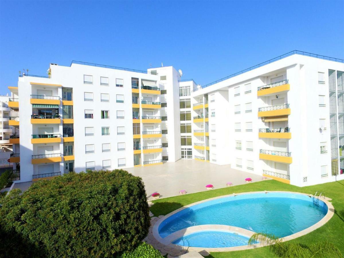 Quiet Apartment Overlooking The Swimming Pool Armacao de Pera Luaran gambar