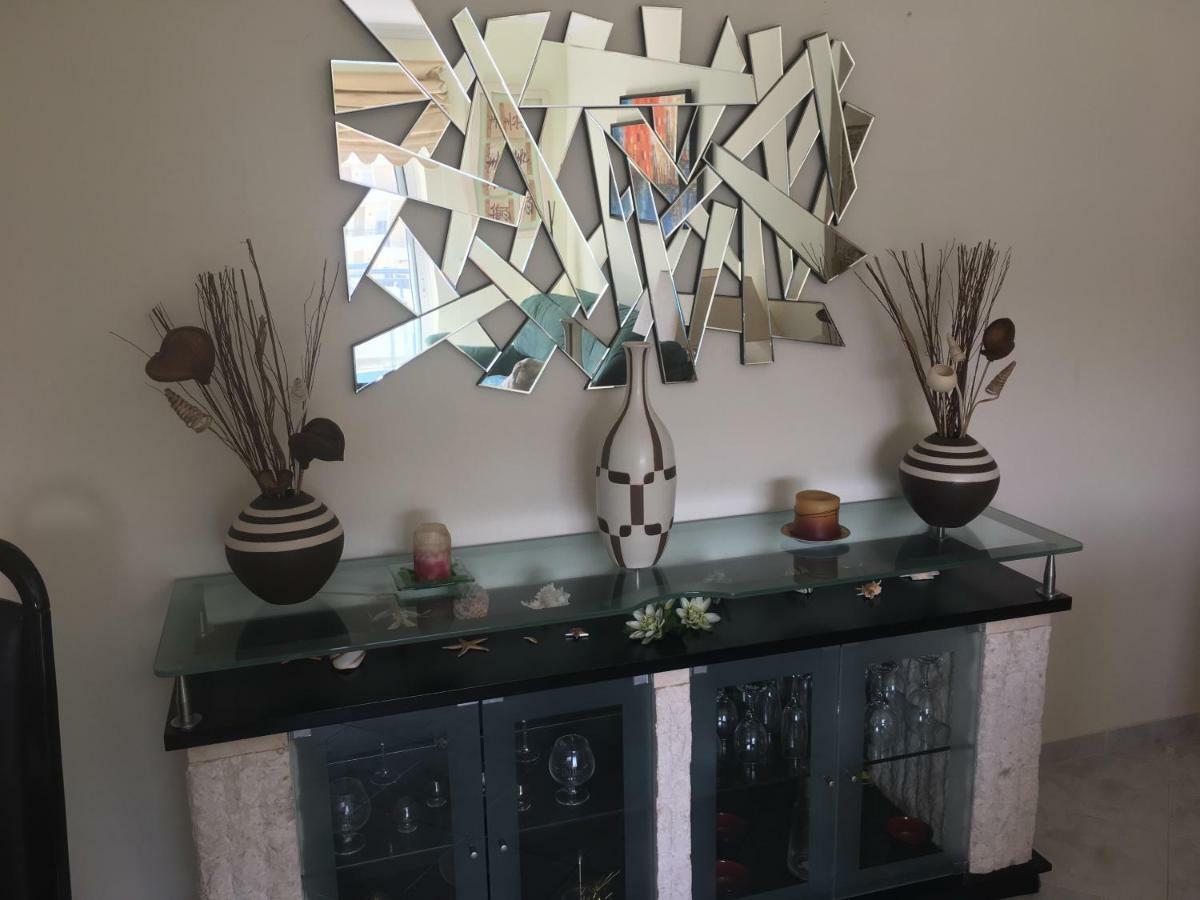 Quiet Apartment Overlooking The Swimming Pool Armacao de Pera Luaran gambar