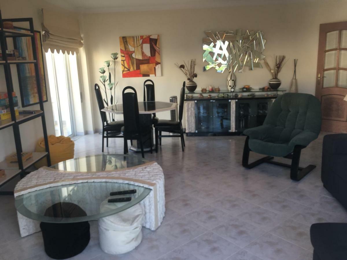 Quiet Apartment Overlooking The Swimming Pool Armacao de Pera Luaran gambar