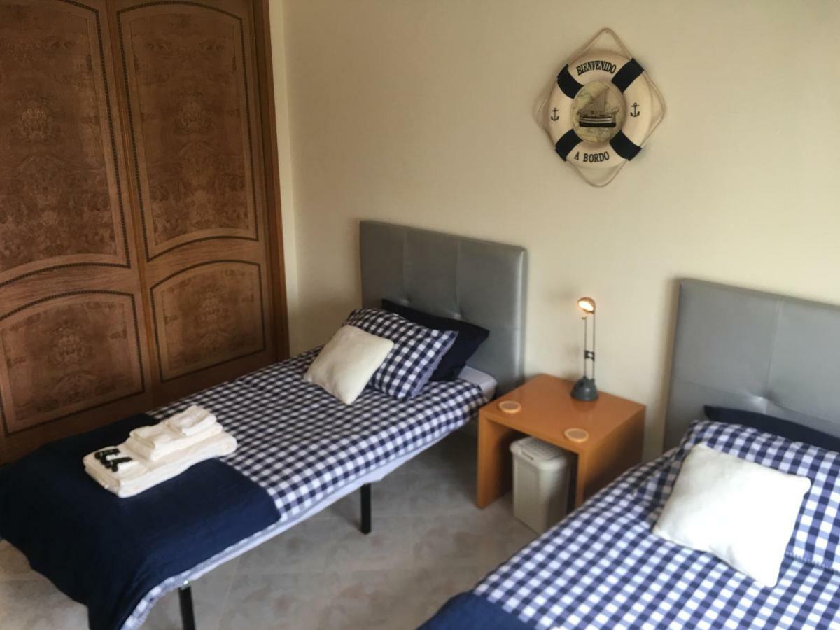Quiet Apartment Overlooking The Swimming Pool Armacao de Pera Luaran gambar