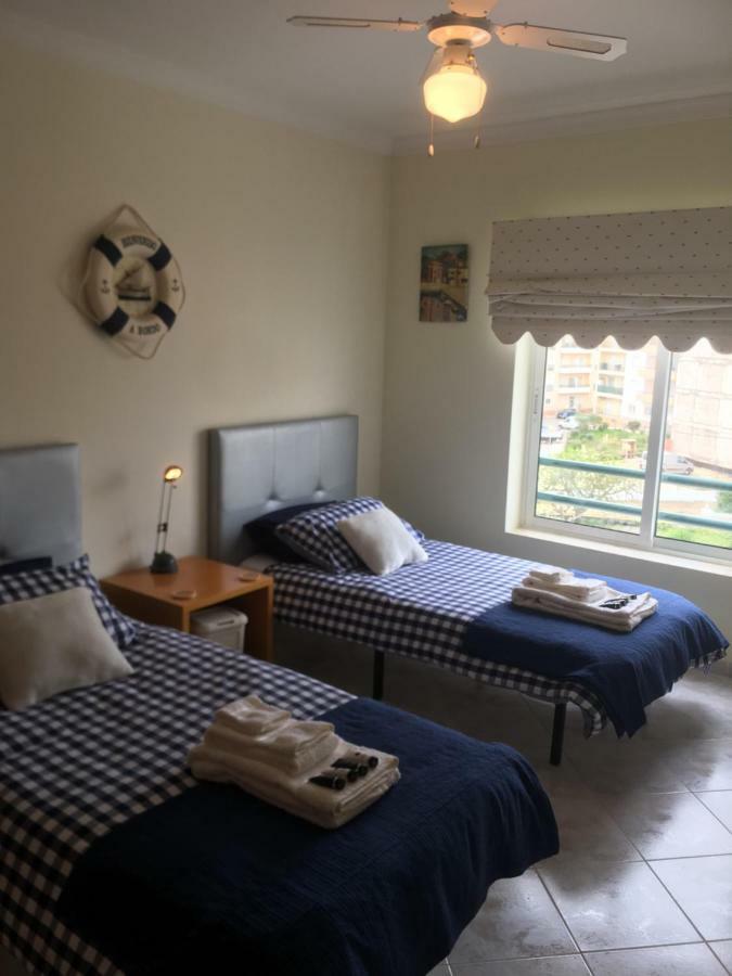 Quiet Apartment Overlooking The Swimming Pool Armacao de Pera Luaran gambar
