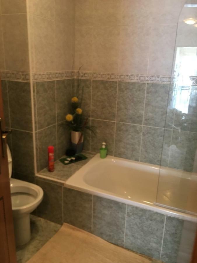 Quiet Apartment Overlooking The Swimming Pool Armacao de Pera Luaran gambar