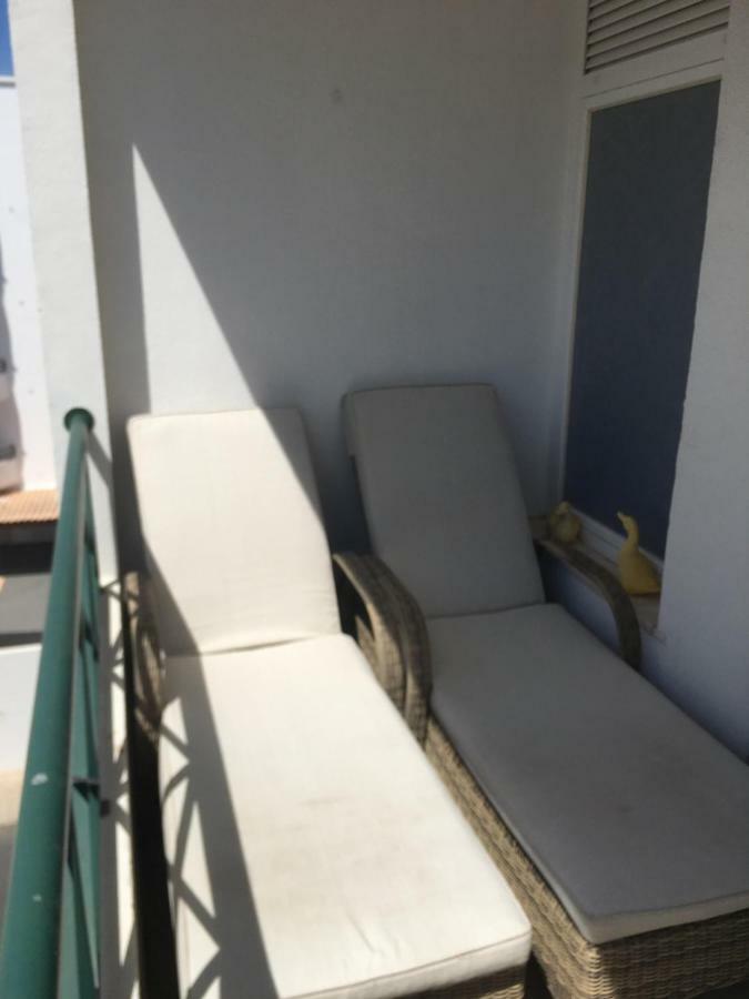 Quiet Apartment Overlooking The Swimming Pool Armacao de Pera Luaran gambar