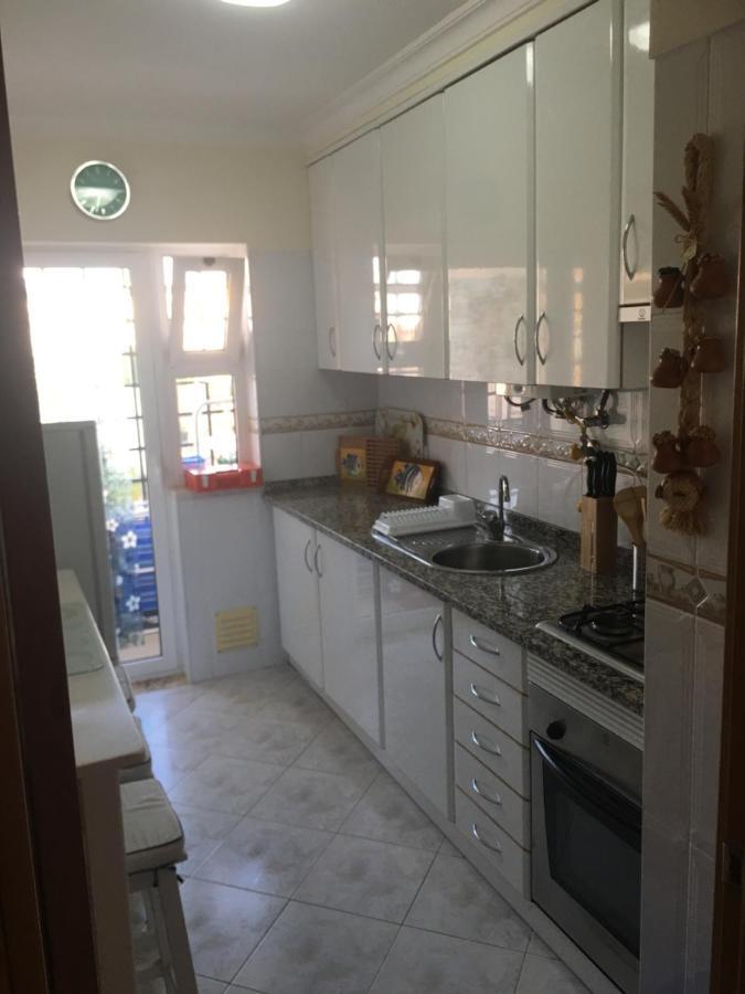 Quiet Apartment Overlooking The Swimming Pool Armacao de Pera Luaran gambar